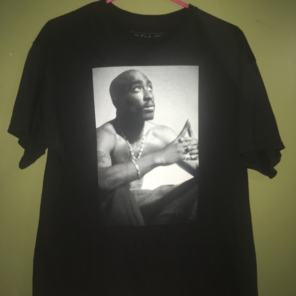 Graphic Tupac T-shirt.